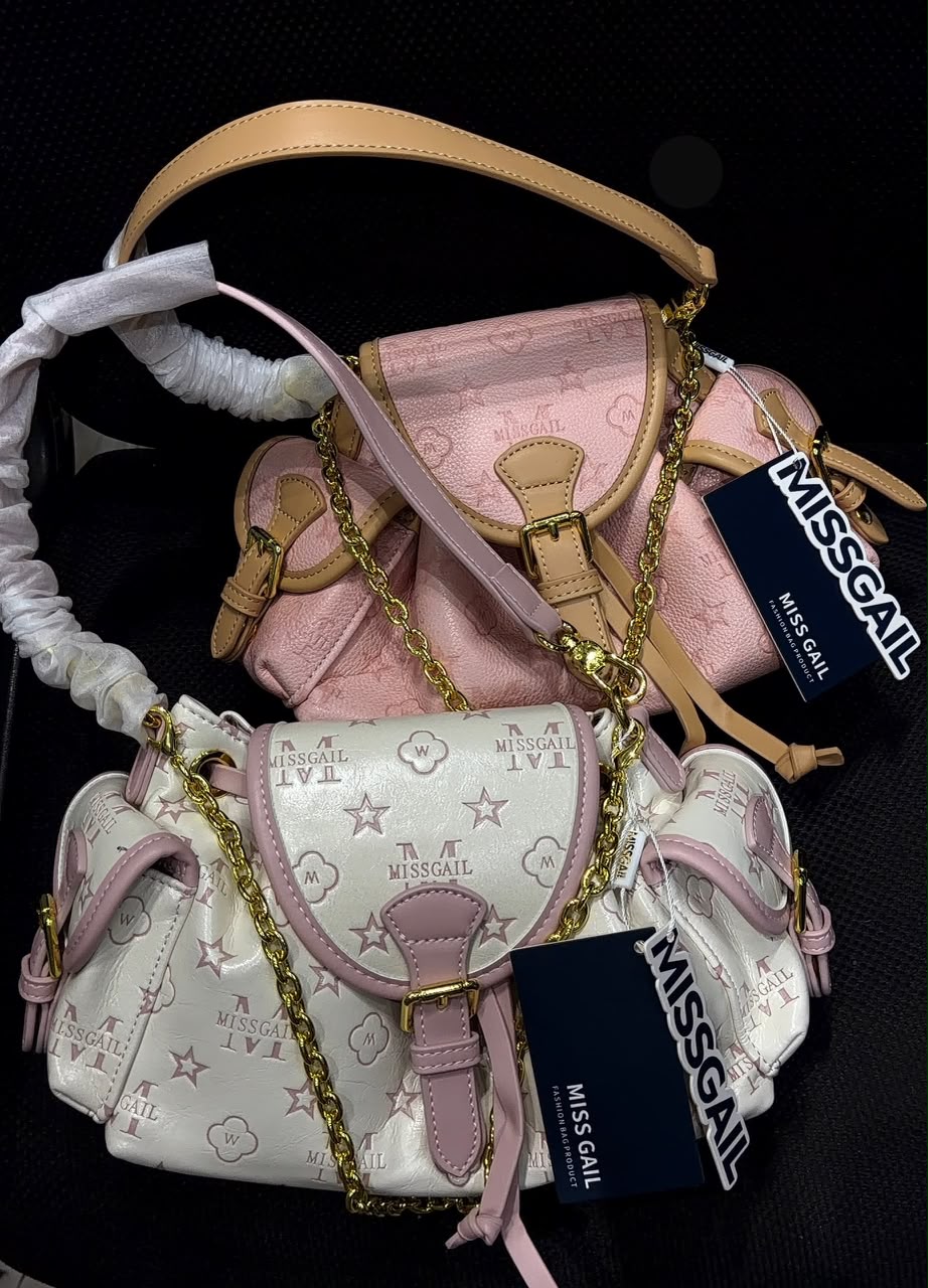 Miss Gail Duffle Bag with Side Pockets